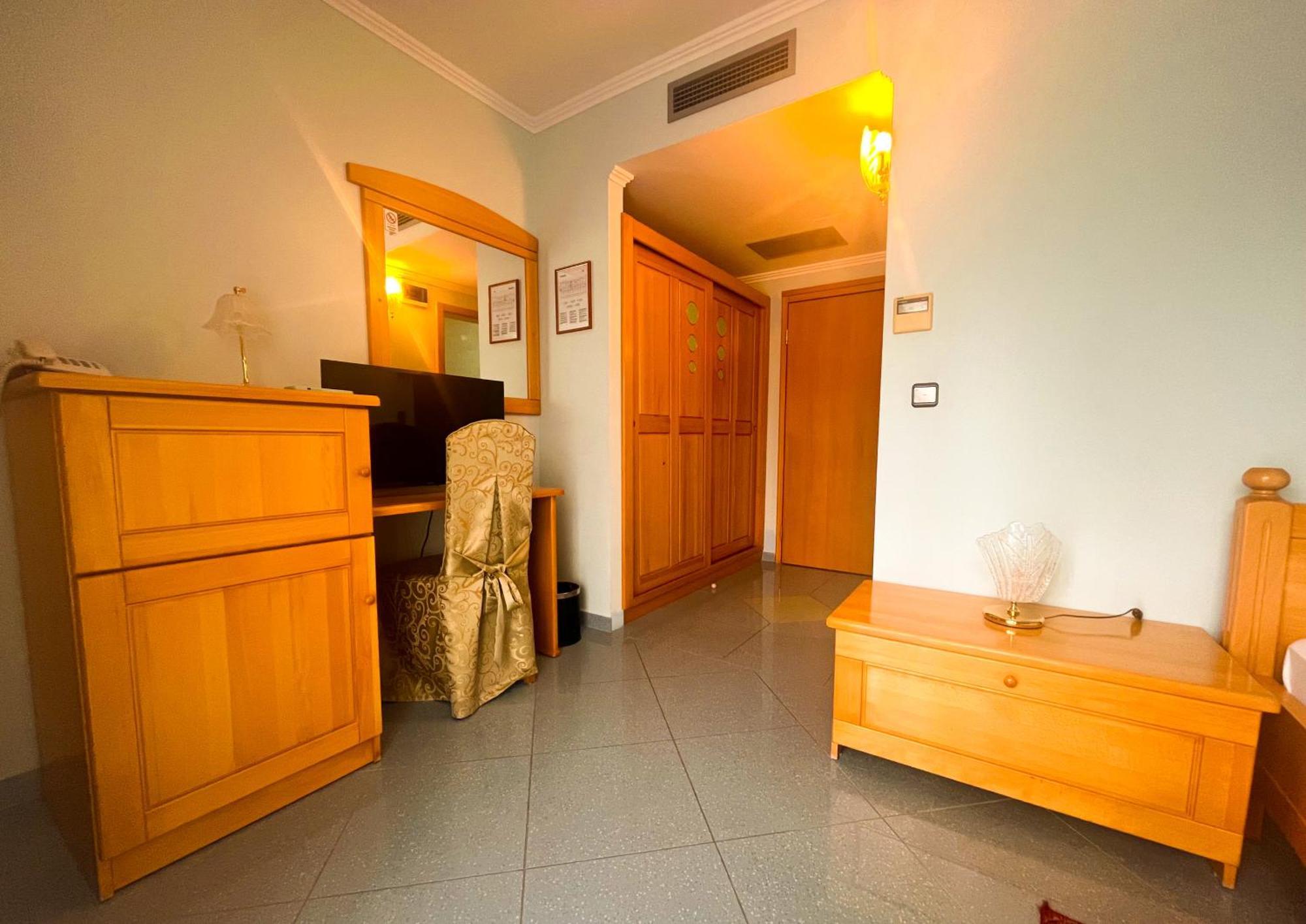 Hotel Miramare Vodice Cameră foto
